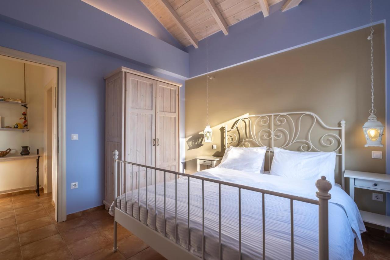 Chamaloni Cottages Finikounta Ngoại thất bức ảnh