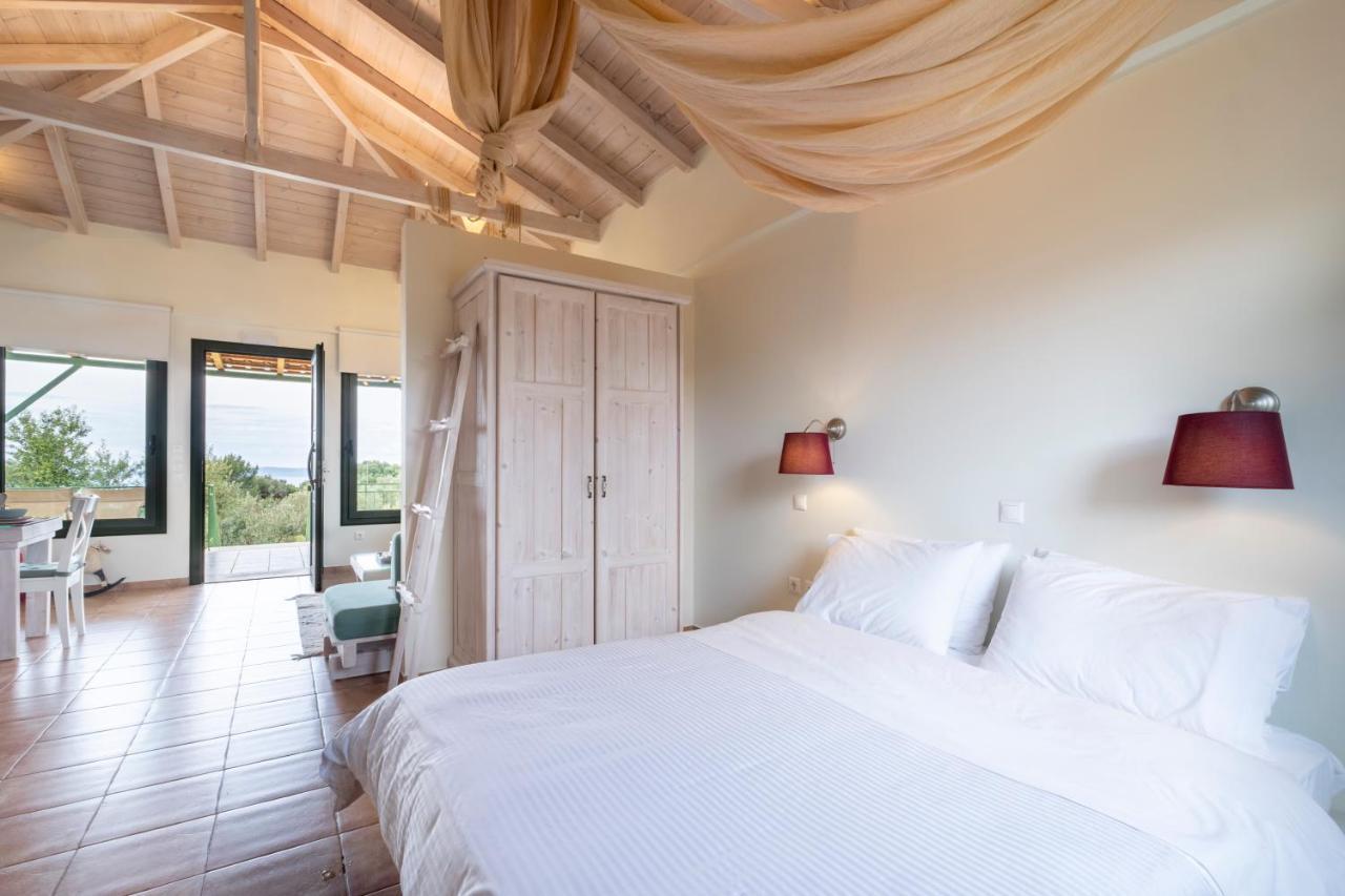 Chamaloni Cottages Finikounta Ngoại thất bức ảnh