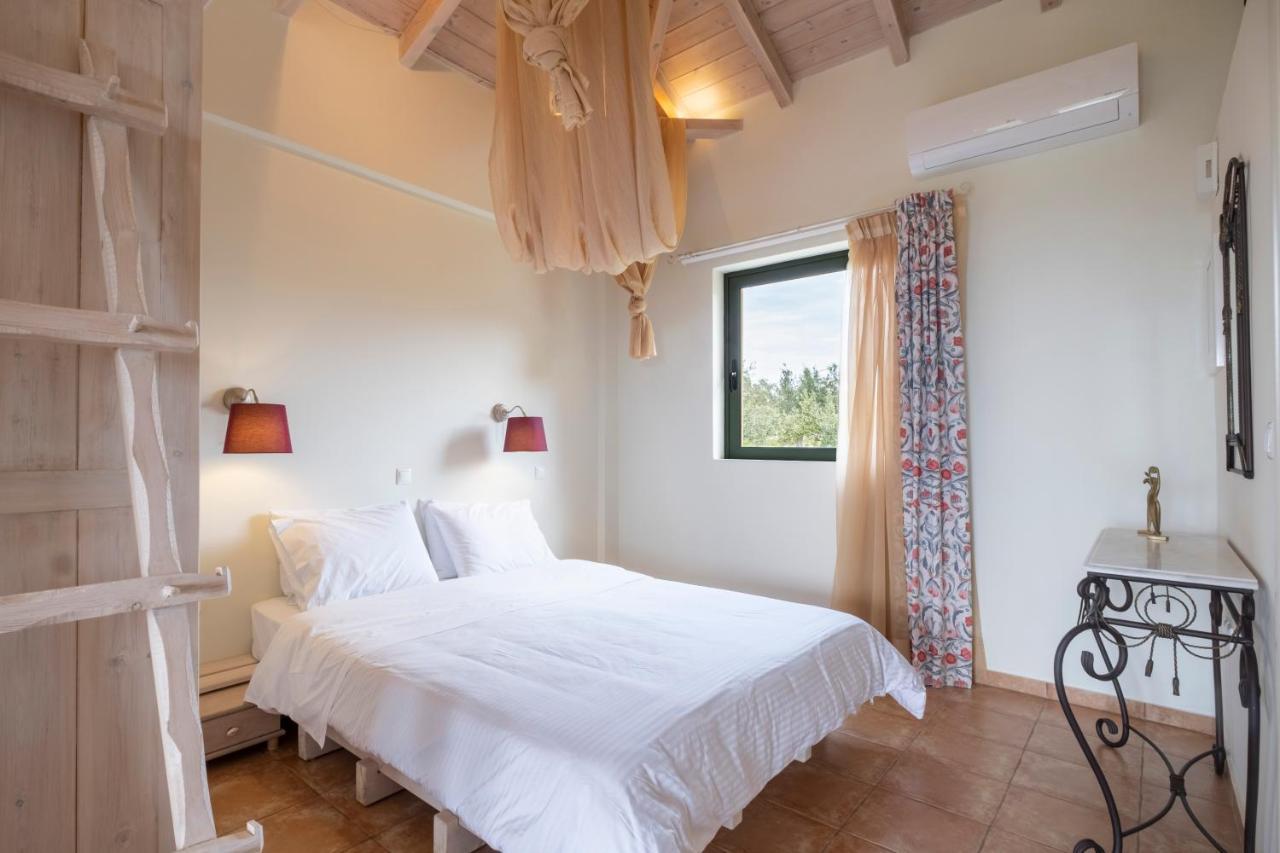 Chamaloni Cottages Finikounta Ngoại thất bức ảnh