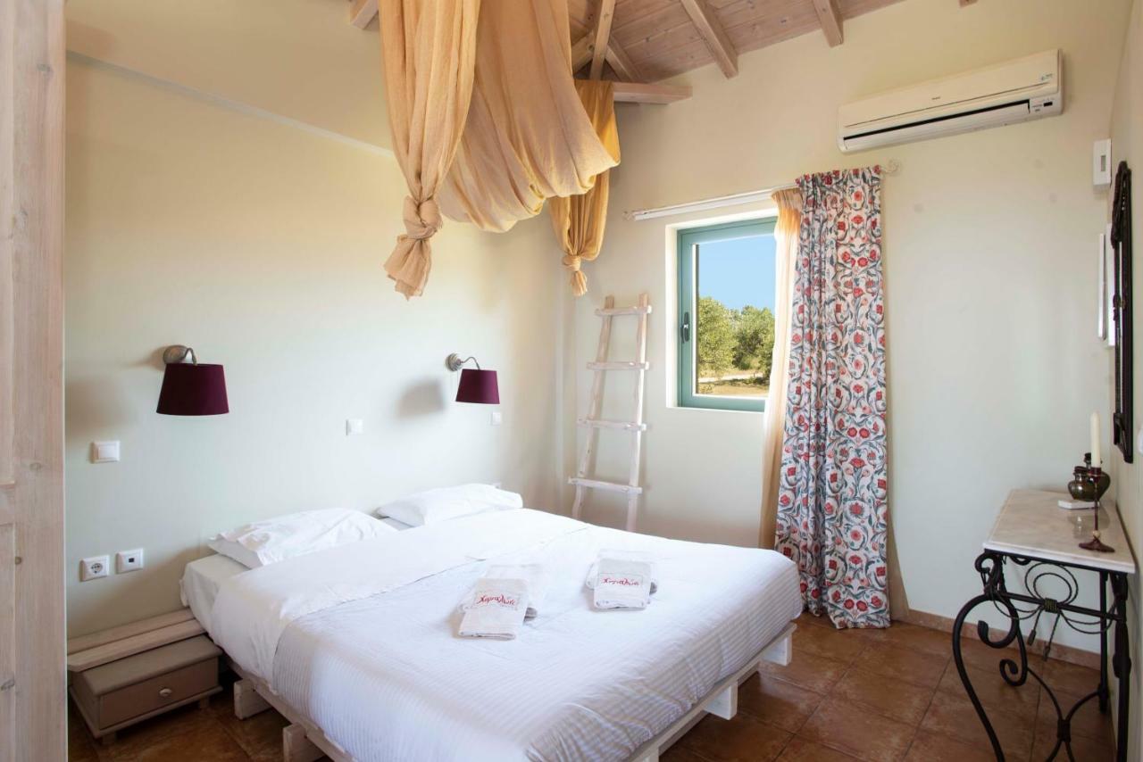 Chamaloni Cottages Finikounta Ngoại thất bức ảnh